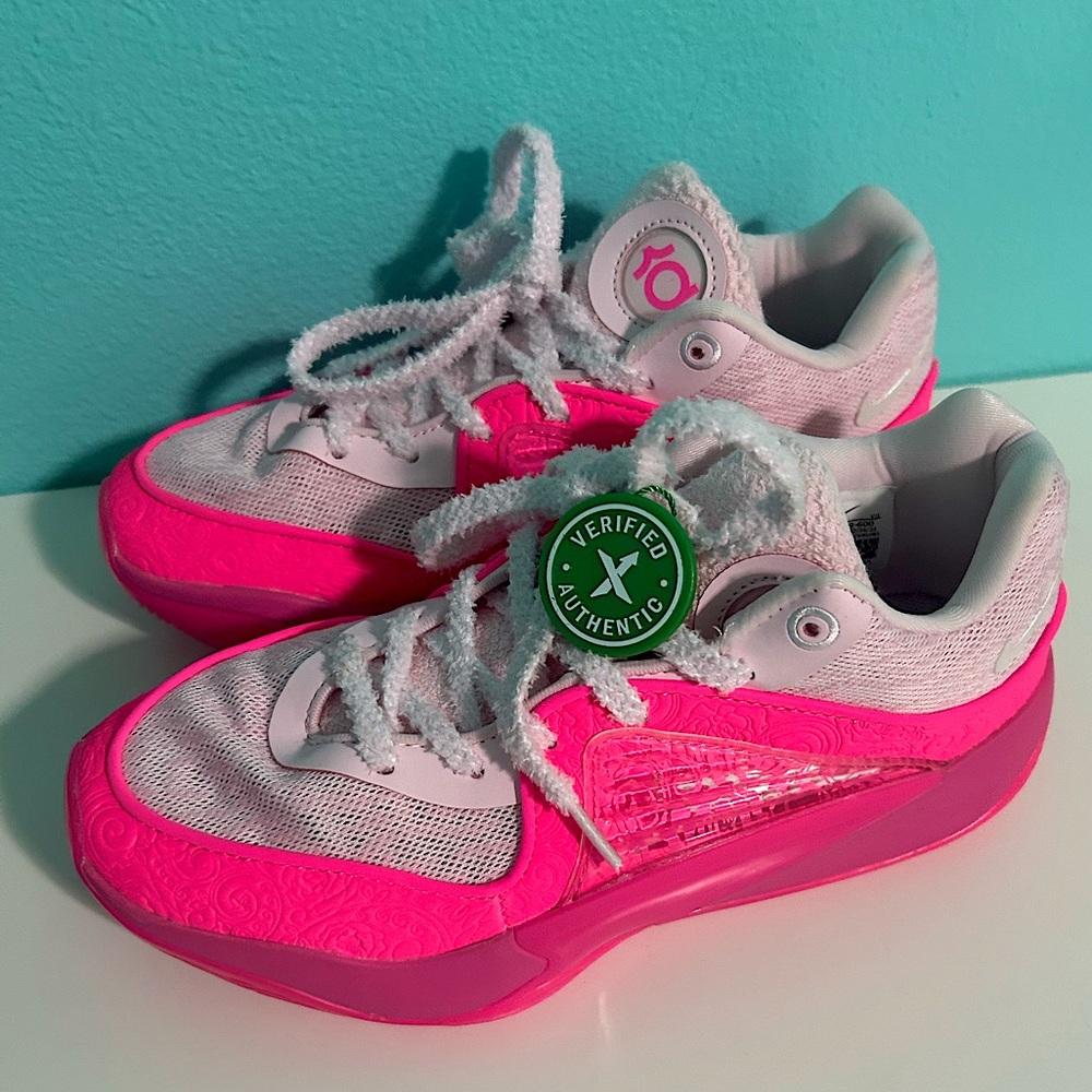 Nike KD 16 NRG “Aunt Pearl” Pink Basketball Shoes
US Men’s Size 6.5 FN4929-600